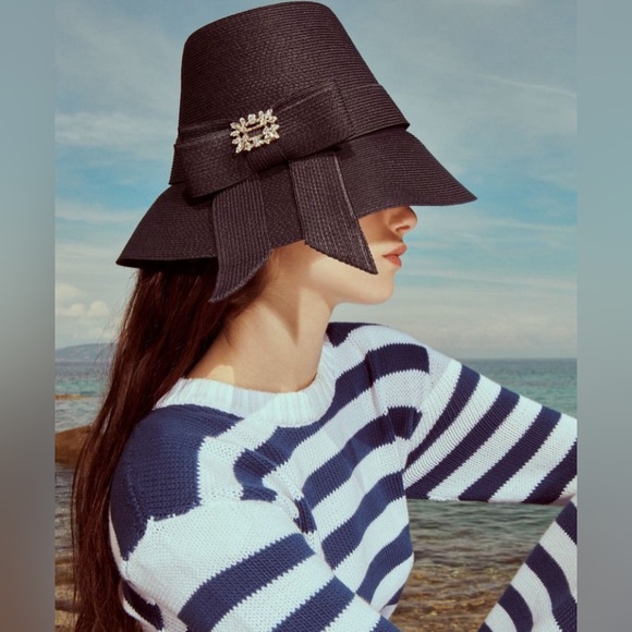 Down Turned Ribbon and Velvet Embellished brim Brown Felted Vintage Hat (1940s) - Picture 11 of 11